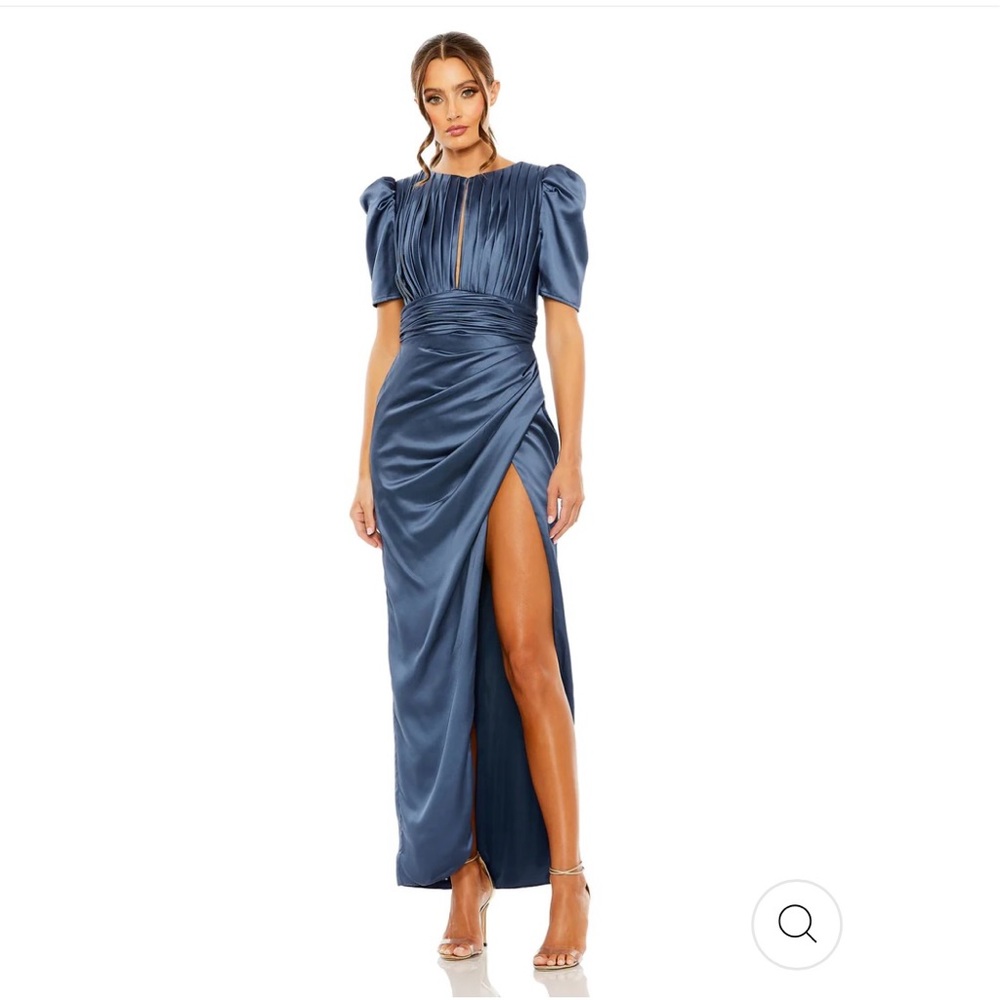 NWT Mac Duggal puff sleeve gown color midnight sz US 8 current retail $498